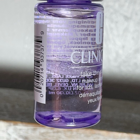 Clinique Take The Day Off Makeup Remover For Lids, Lashes & Lips 1 fl oz/30mL - Picture 9 of 10